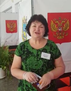 Директор школы №7 города Георгиевска Нина Матвеева проголосовала по поправкам в Конституцию