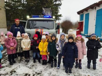 Георгиевские спасатели провели занятие в детском саду