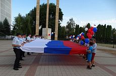 Георгиевские полицейские приняли участие в праздновании Дня флага Российской Федерации
