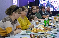 Глава Георгиевского округа встретился с матерями и женами погибших военнослужащих