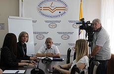 В избиркоме Ставропольского края прошло обучение волонтеров, которые будут помогать избирателям с инвалидностью на предстоящих выборах 8 сентября 2019 года