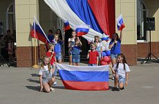 Селяне отпраздновали День Государственного флага России