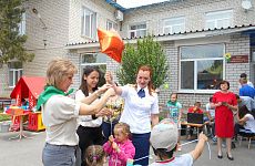 Сотрудники следственного отдела по городу Георгиевск поздравили воспитанников детского дома с Международным днем защиты детей