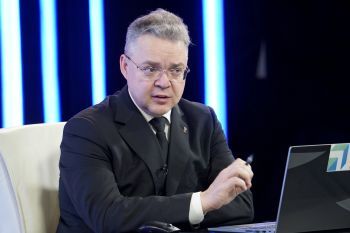 Губернатор Владимиров поручил держать на контроле соблюдение графиков капремонта школ