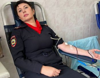 Сотрудники Георгиевской полиции приняли участие в сдаче крови