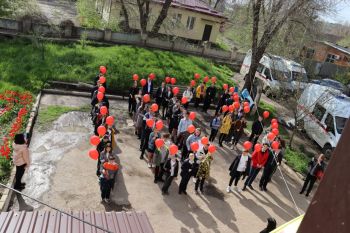 Ставропольские школьники поздравили работников «скорой помощи»