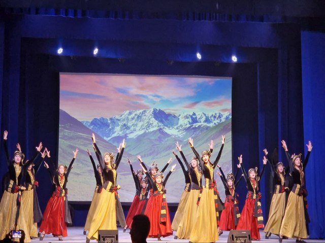 Народный ансамбль кавказского танца «Аквилегия»