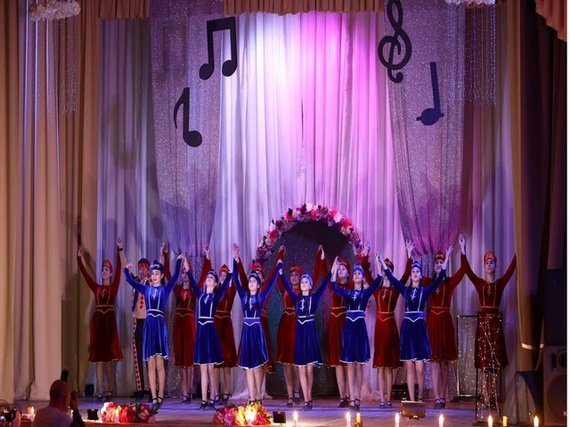 Народный ансамбль кавказского танца «Цветы Кавказа»