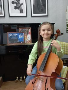 Юная виолончелистка из Георгиевска стала лауреатом двух Международных конкурсов