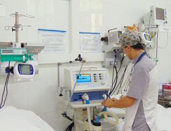 Коллективные усилия ставропольских врачей спасли жизнь 46-летнего пациента в тяжелейшем состоянии