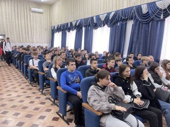 Георгиевские полицейские провели профилактические беседы со студентами