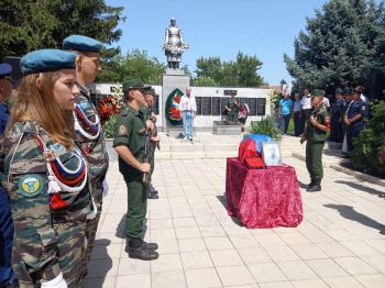 В станице Баклановской на Ставрополье перезахоронили останки погибшего в годы войны земляка