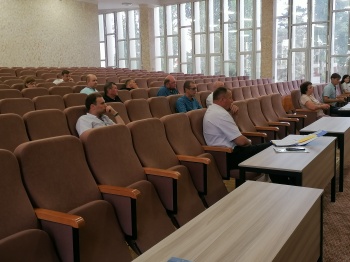 Депутаты готовятся к очередному заседанию Думы
