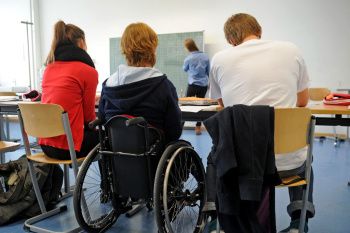 О приеме на обучение инвалидов и лиц с ОВЗ по основным профессиональным образовательным программам среднего профессионального образования