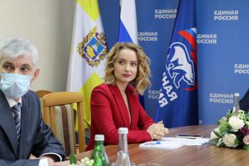  «Единая Россия» помогает волонтерам подготовиться к выборам
