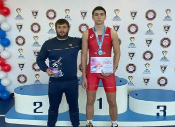 Георгиевский борец взял золото на всероссийском турнире