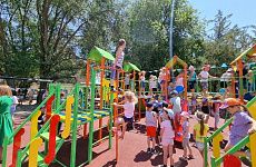 В станице Урухской в рамках программы «Местные инициативы» построили детскую площадку