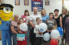 Георгиевские единороссы поздравили детей с праздником