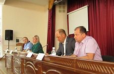 Депутаты Думы приняли участие во внеочередном заседании