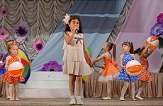 В Георгиевске прошел Пятый Фестиваль детского творчества дошкольных образовательных учреждений «Мир на ладошке!» 