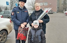 Матерей и вдов погибших сотрудников полиции поздравили в Георгиевском округе