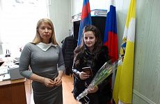 Сотрудники полиции поздравили жительниц Георгиевского городского округа с Международным женским днём