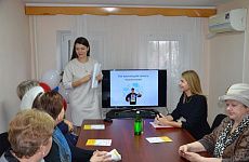 Более 1500 пенсионеров Ставрополья посетили занятия по финансовой грамотности в центрах общения старшего поколения